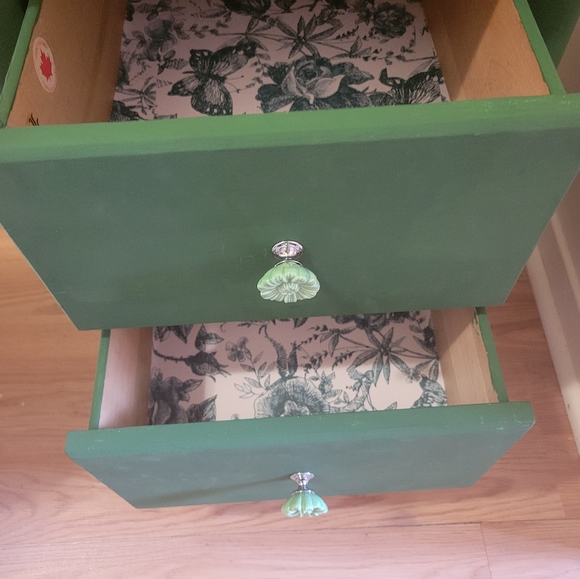 Redone green side table - Picture 3 of 3